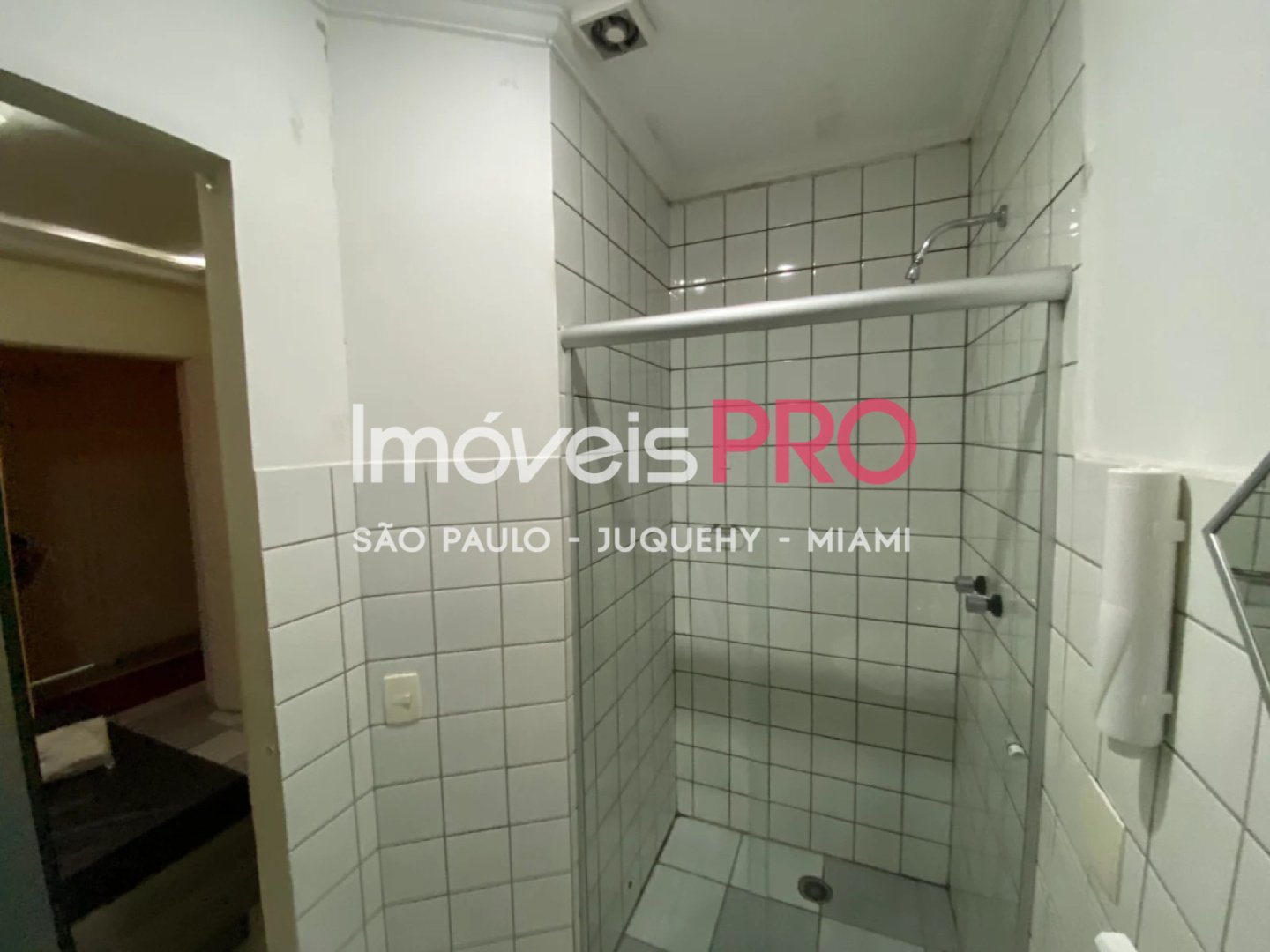 Foto :: https://assets.imoveispro.com.br/thumb/IP39545/predio-venda-pinheiros_IP39545_29_1920x1080.jpg?