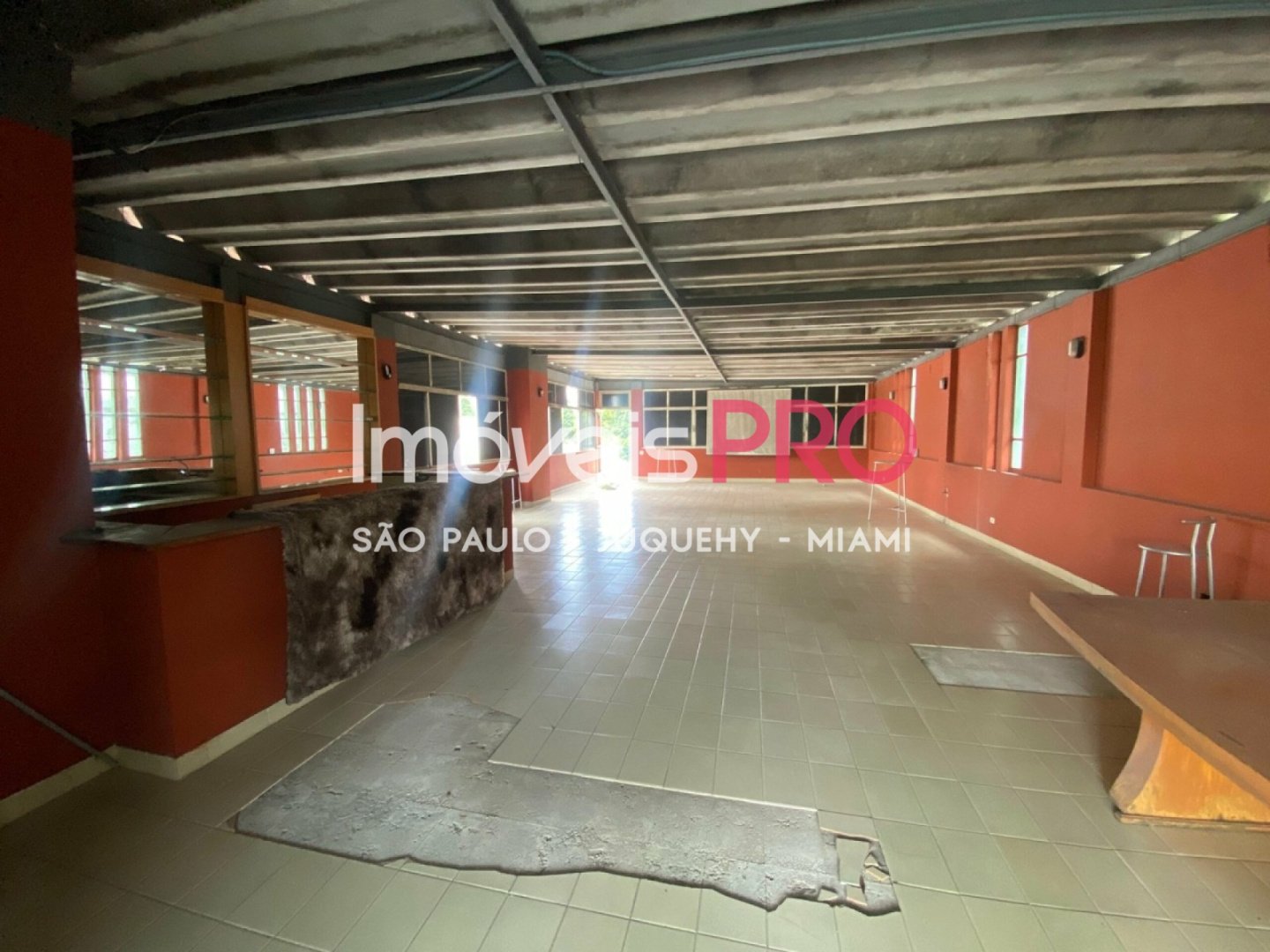 Foto :: https://assets.imoveispro.com.br/thumb/IP39545/predio-venda-pinheiros_IP39545_41_1920x1080.jpg?