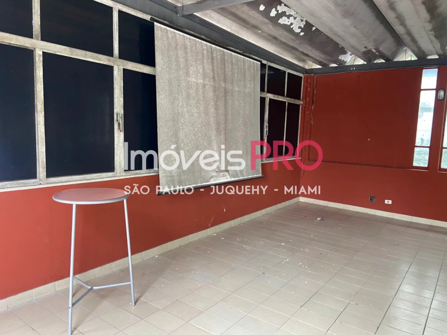 Foto :: https://assets.imoveispro.com.br/thumb/IP39545/predio-venda-pinheiros_IP39545_53_1920x1080.jpg?