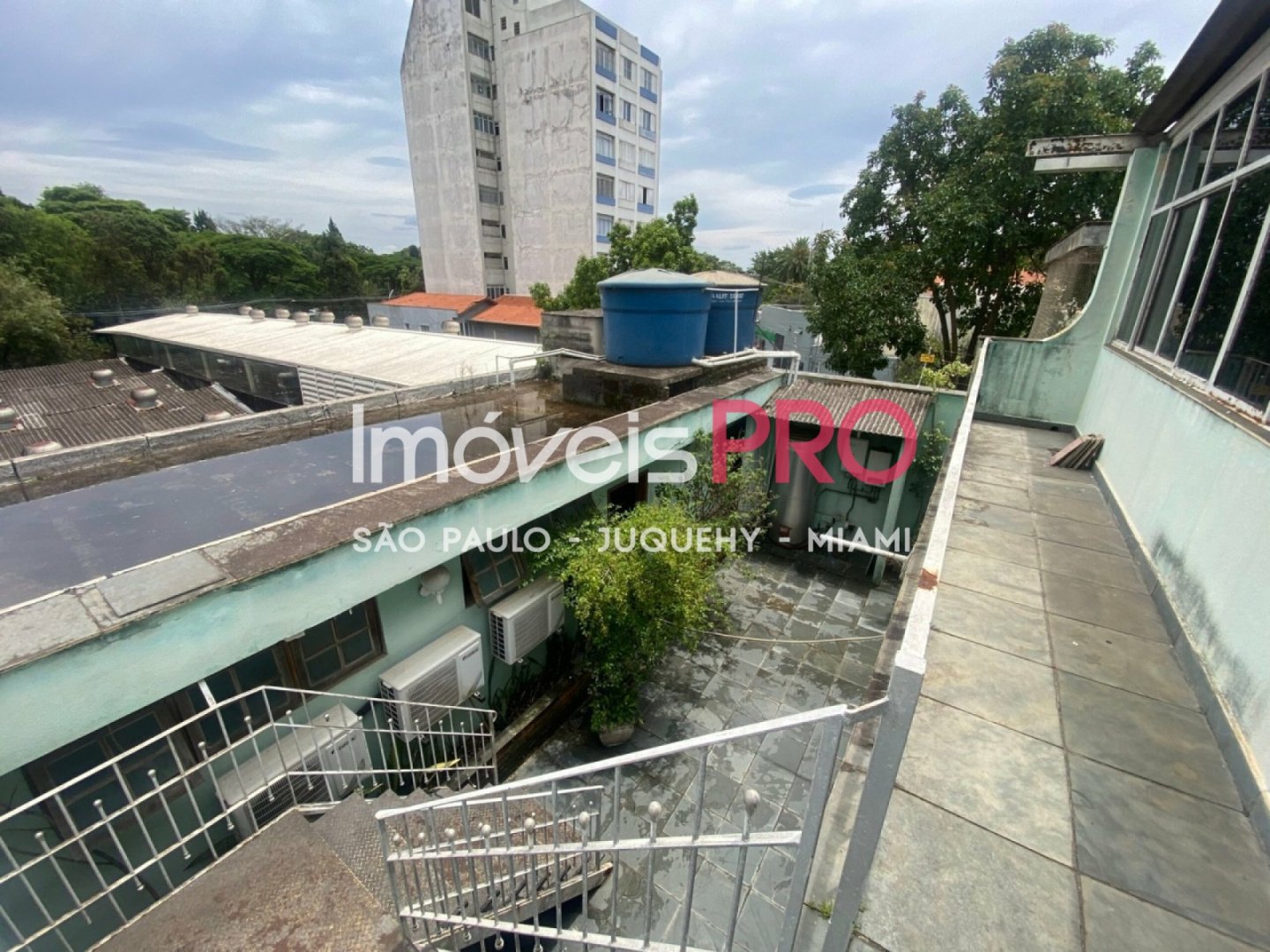 Foto :: https://assets.imoveispro.com.br/thumb/IP39545/predio-venda-pinheiros_IP39545_65_1920x1080.jpg?