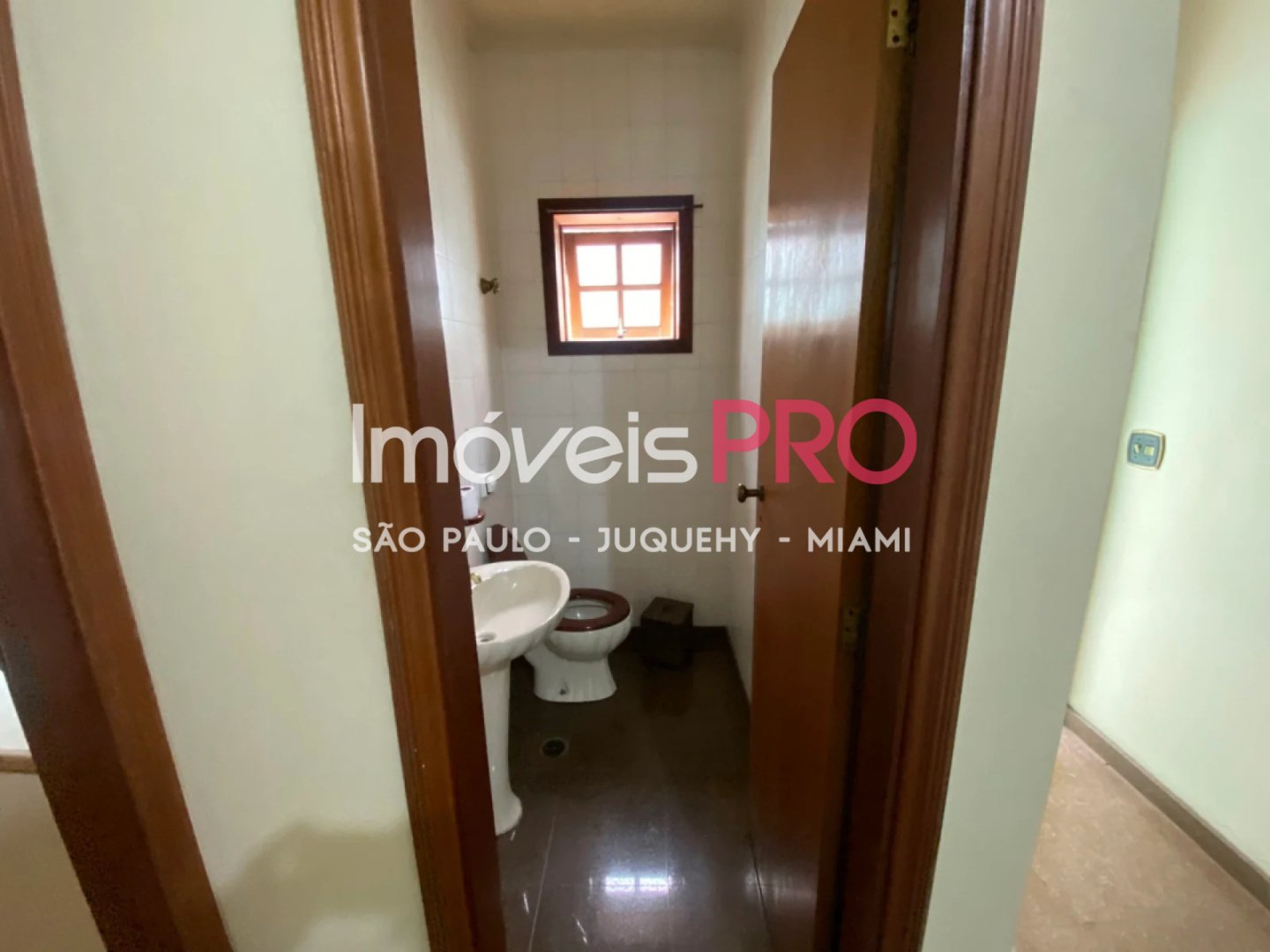 Foto :: https://assets.imoveispro.com.br/thumb/IP39545/predio-venda-pinheiros_IP39545_71_1920x1080.jpg?
