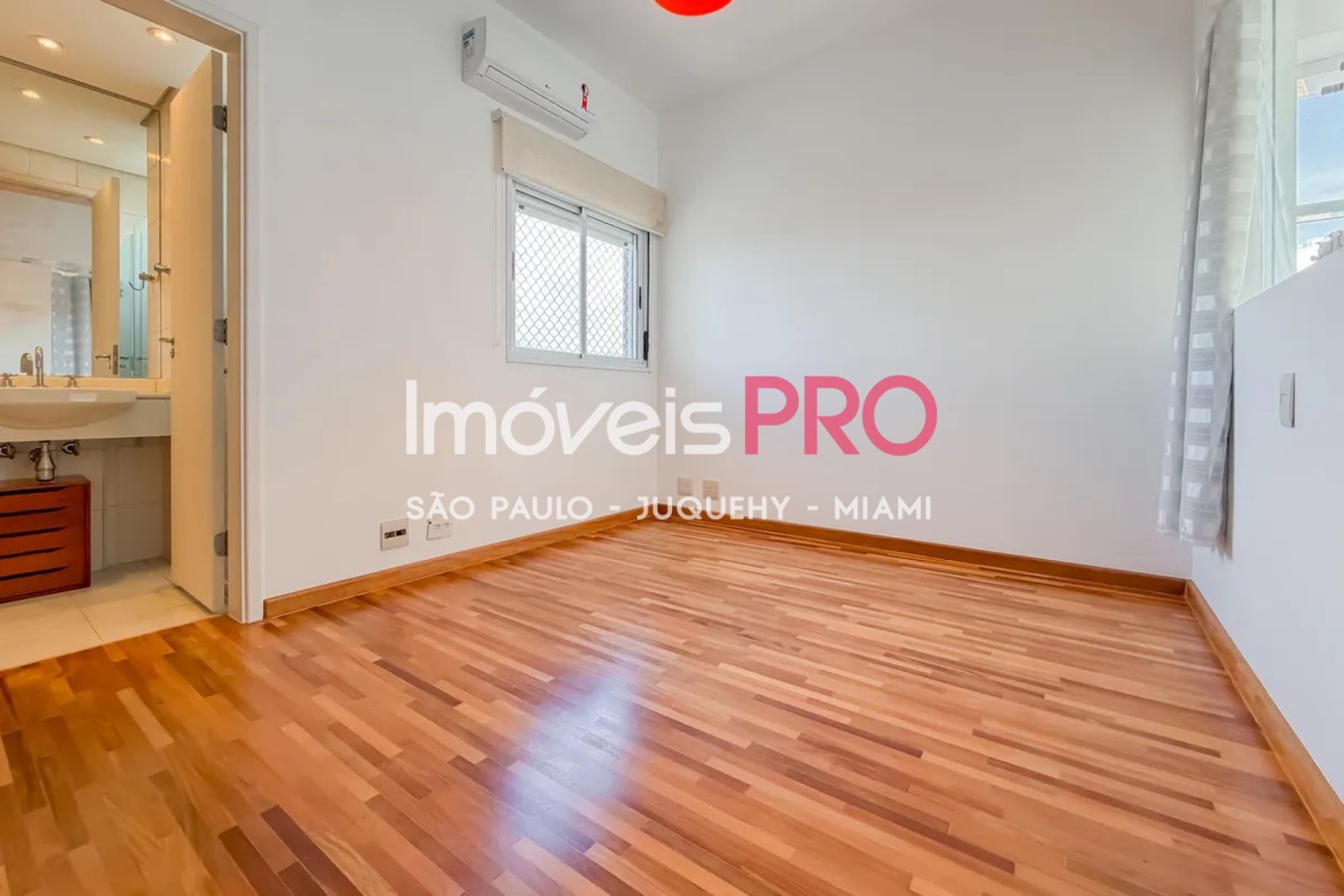 Foto :: https://assets.imoveispro.com.br/thumb/IP39552/cobertura-venda-vila-mariana_IP39552_29_1920x1080.jpg?