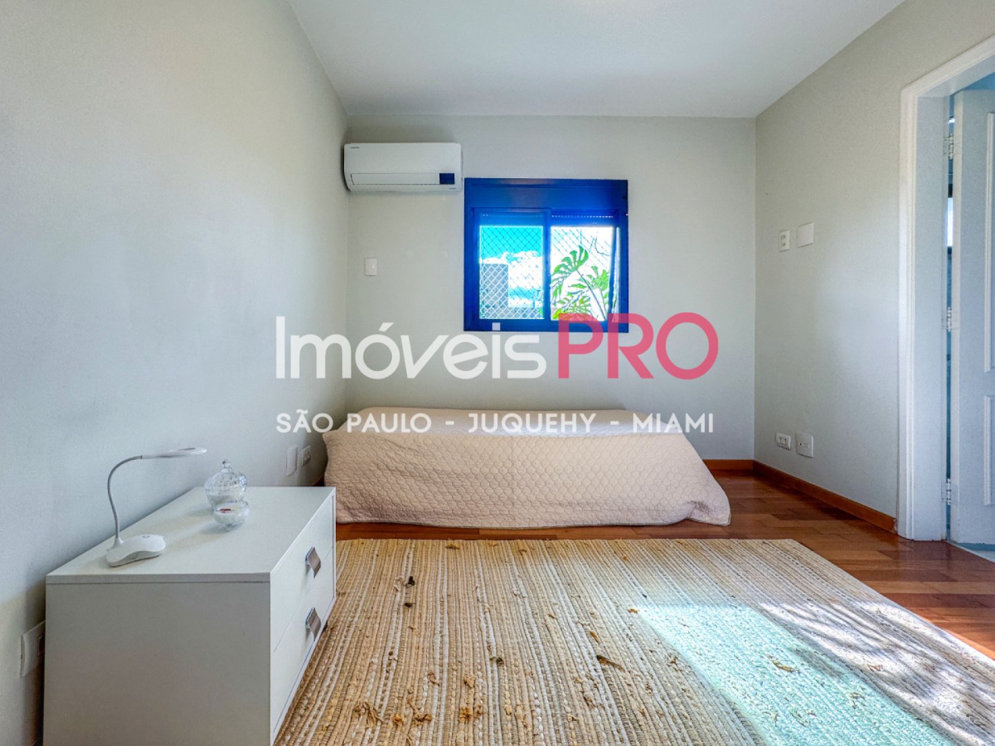 Foto :: IP39576