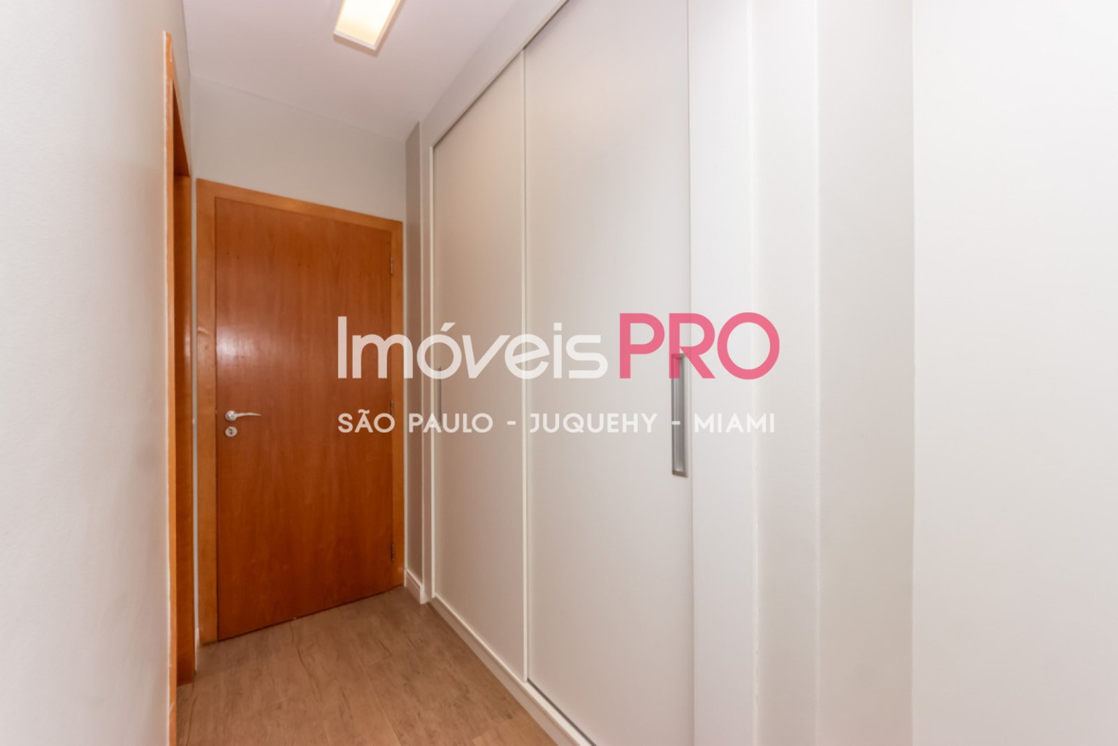 Foto :: https://assets.imoveispro.com.br/thumb/IP39577/apartamento-venda-moema-passaros_IP39577_23_1920x1080.jpg?