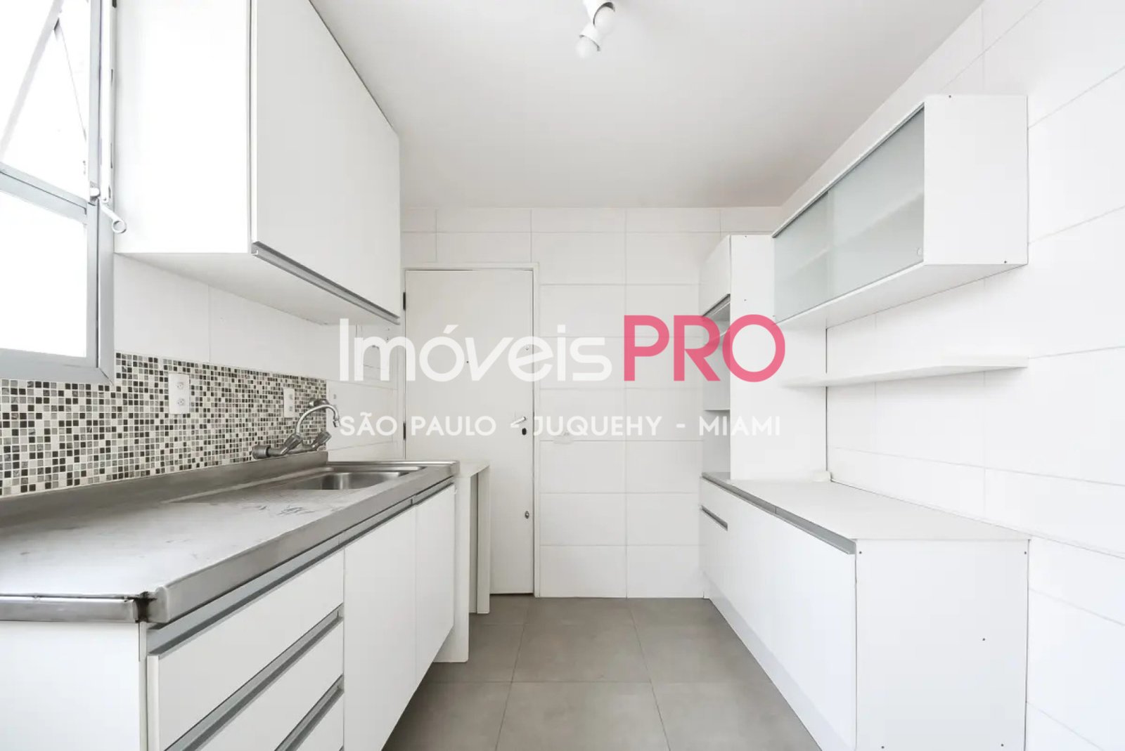 Foto :: https://assets.imoveispro.com.br/thumb/IP39584/apartamento-venda-itaim-bibi_IP39584_17_1920x1080.jpg?