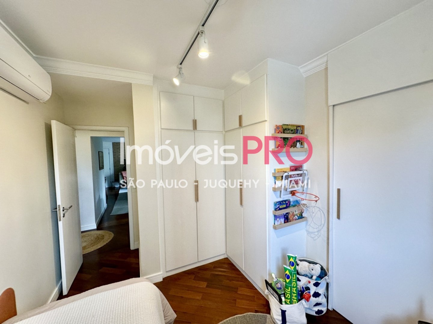 Foto :: https://assets.imoveispro.com.br/thumb/IP39599/apartamento-venda-chacara-santo-antonio-zona-sul_IP39599_11_1920x1080.jpg?