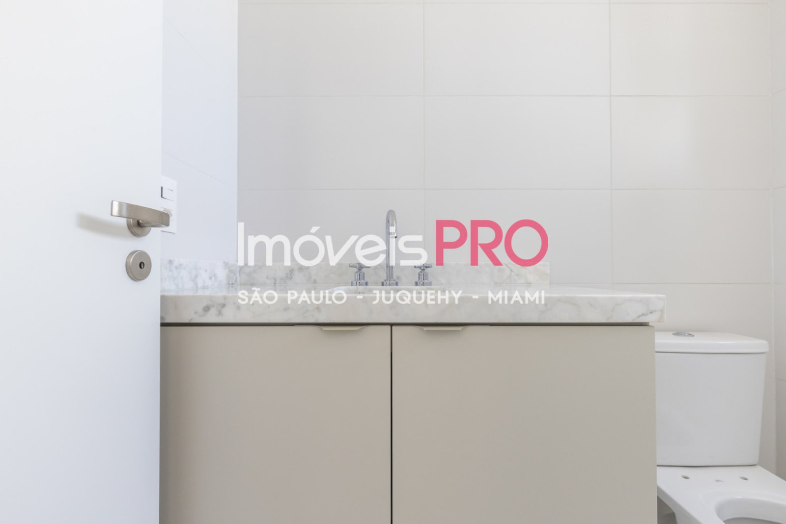 Foto :: https://assets.imoveispro.com.br/thumb/IP39601/apartamento-venda-moema_IP39601_35_1920x1080.jpg?