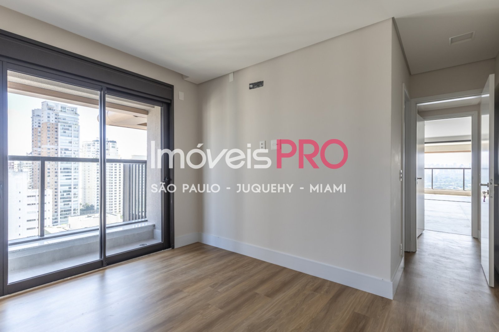 Foto :: https://assets.imoveispro.com.br/thumb/IP39601/apartamento-venda-moema_IP39601_41_1920x1080.jpg?