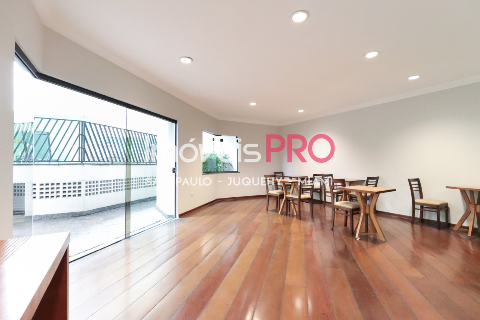 Foto :: https://assets.imoveispro.com.br/thumb/IP39606/apartamento-venda-campo-belo_IP39606_29_1920x1080.jpg?