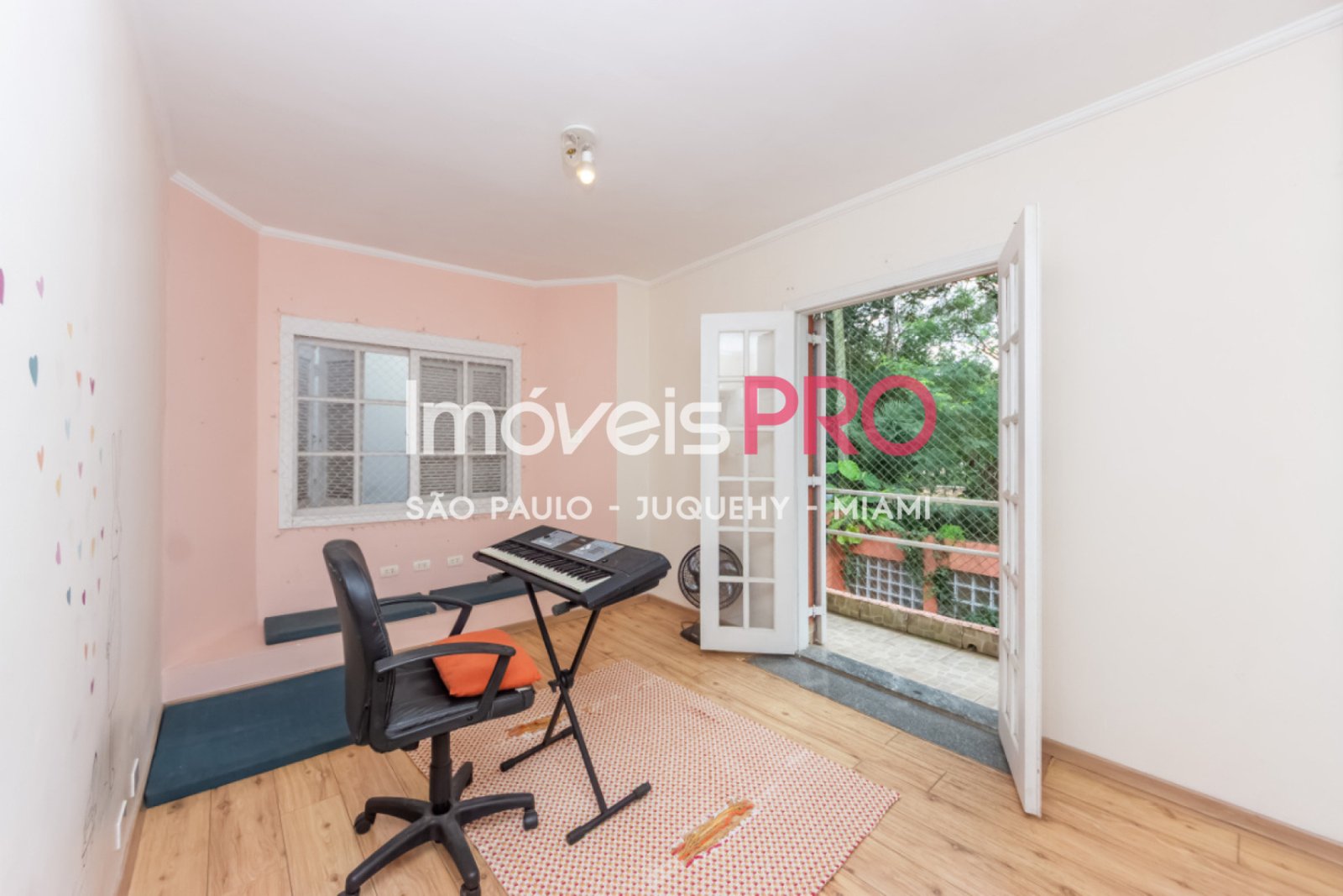 Foto :: https://assets.imoveispro.com.br/thumb/IP39625/casa-de-vila-venda-santo-amaro_IP39625_23_1920x1080.jpg?
