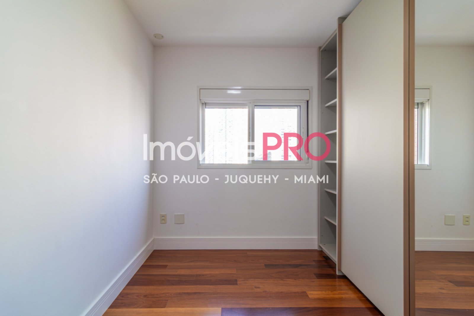 Foto :: https://assets.imoveispro.com.br/thumb/IP39631/apartamento-venda-morumbi_IP39631_23_1920x1080.jpg?