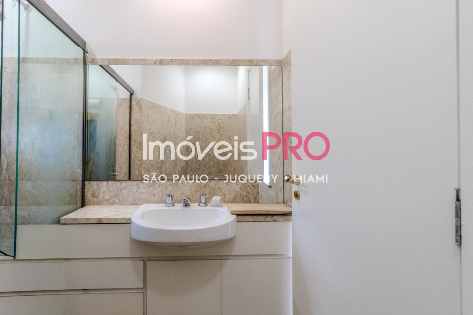 Foto :: https://assets.imoveispro.com.br/thumb/IP39638/casa-terrea-venda-brooklin-paulista_IP39638_11_1920x1080.jpg?