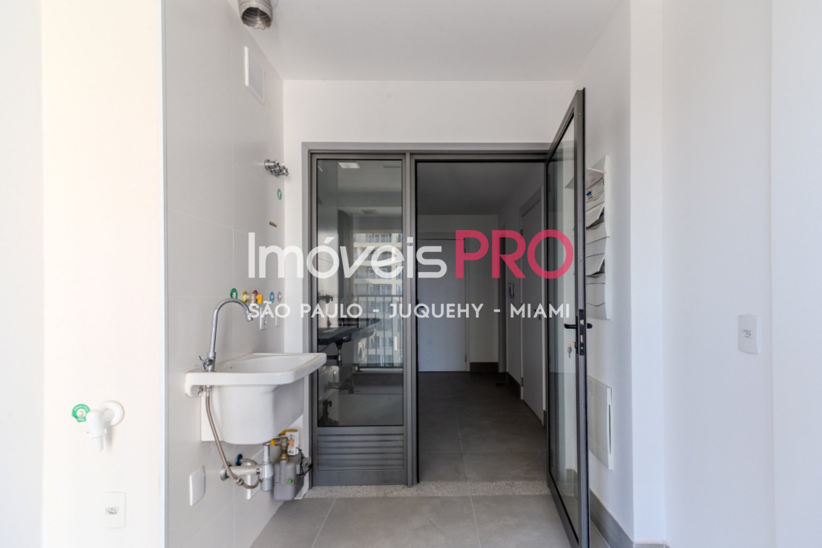 Foto :: https://assets.imoveispro.com.br/thumb/IP39655/apartamento-venda-campo-belo_IP39655_23_1920x1080.jpg?