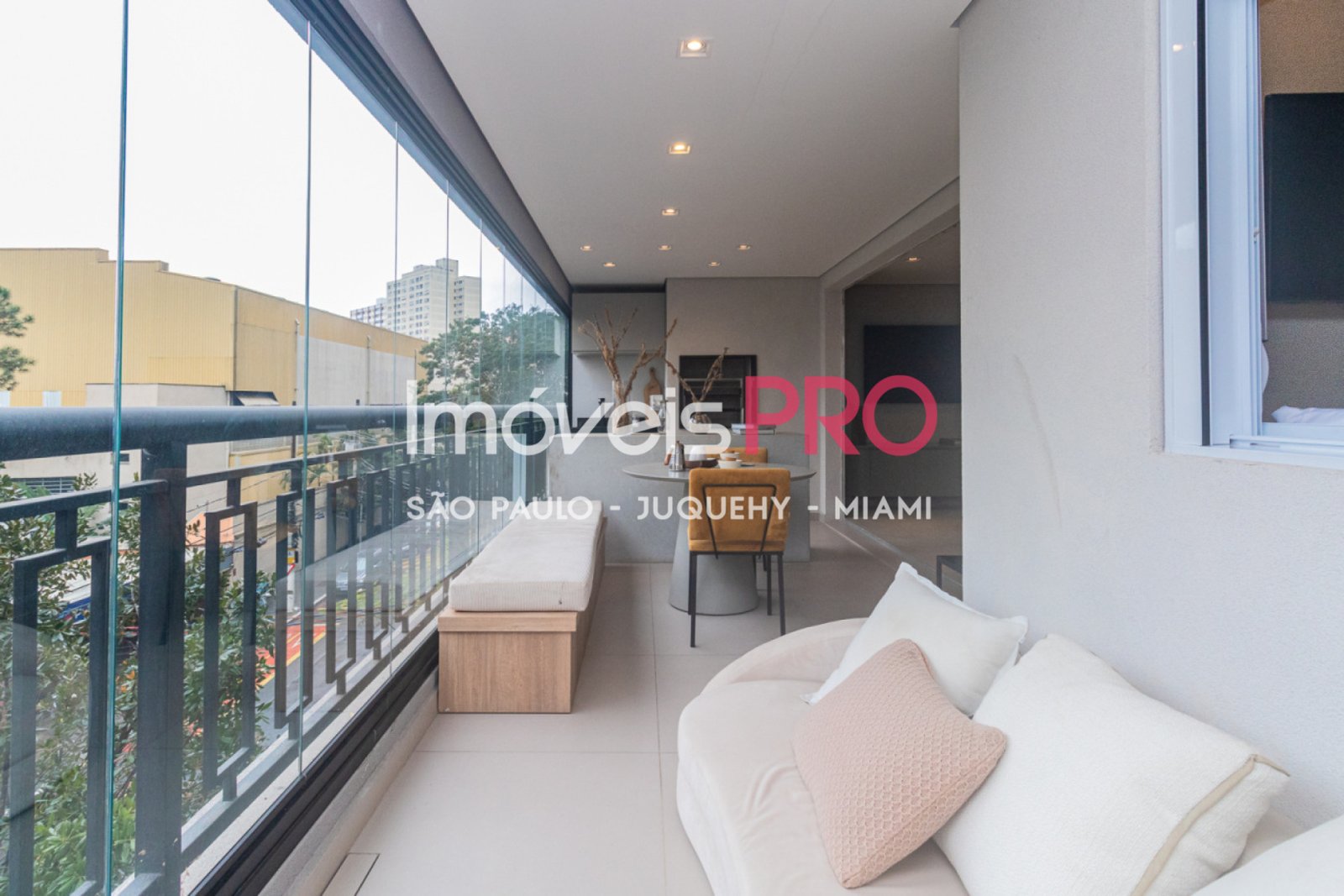 Foto :: https://assets.imoveispro.com.br/thumb/IP39658/apartamento-venda-vila-mariana_IP39658_23_1920x1080.jpg?