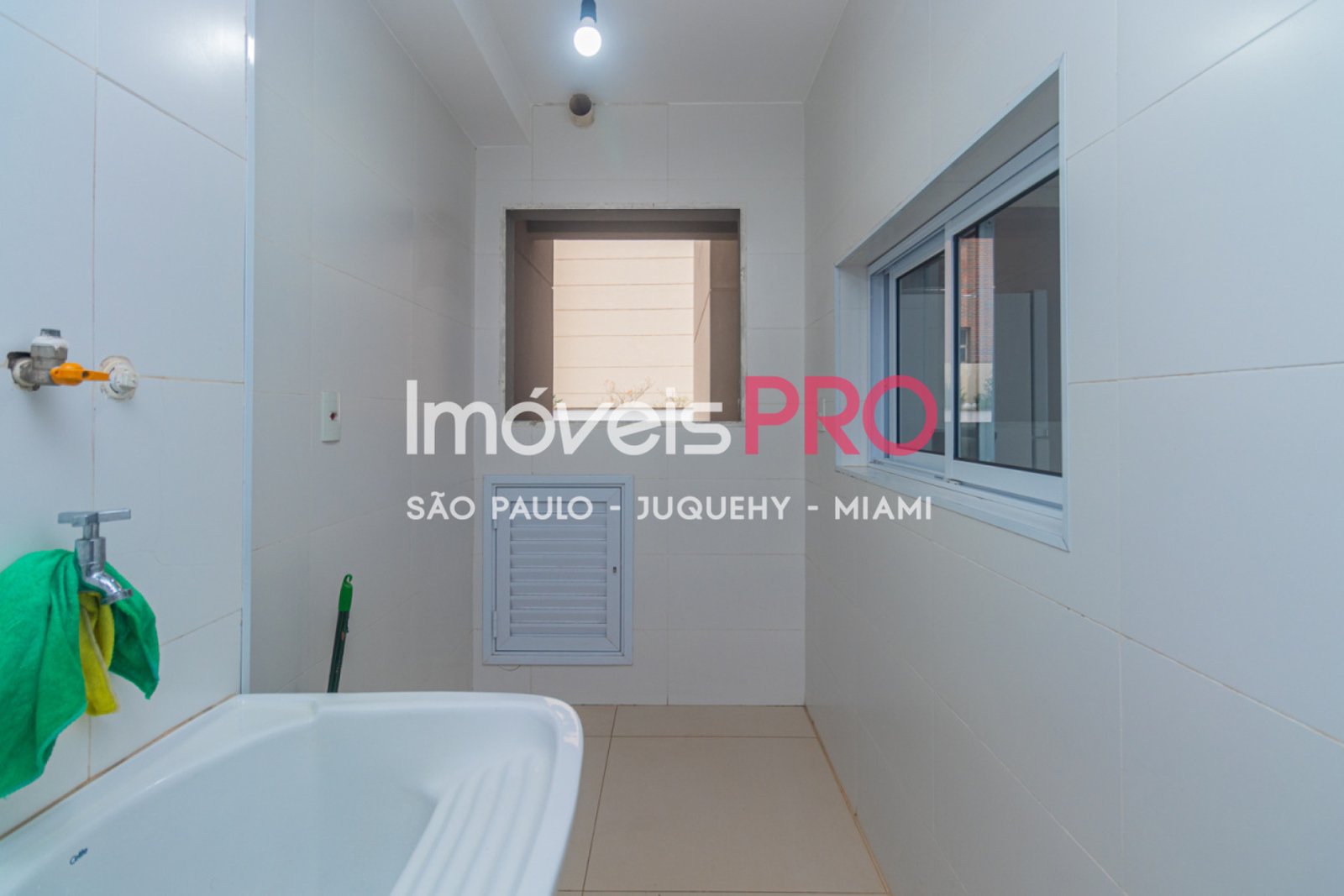 Foto :: IP39660
