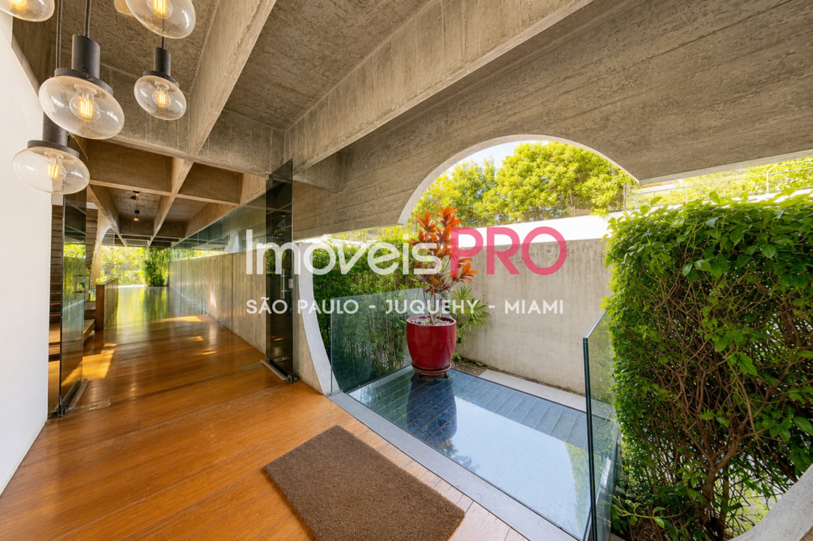 Foto :: https://assets.imoveispro.com.br/thumb/IP39667/casa-venda-jardim-luzitania_IP39667_11_1920x1080.jpg?