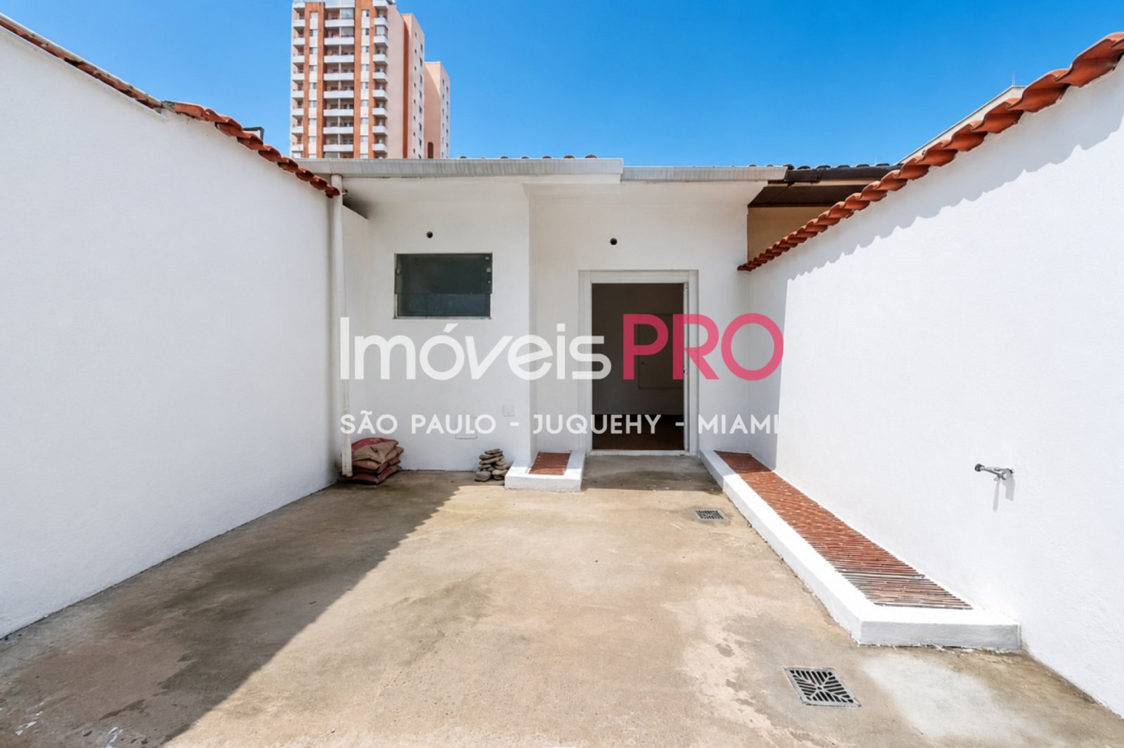 Foto :: https://assets.imoveispro.com.br/thumb/IP39671/casa-de-vila-venda-vila-olimpia_IP39671_17_1920x1080.jpg?