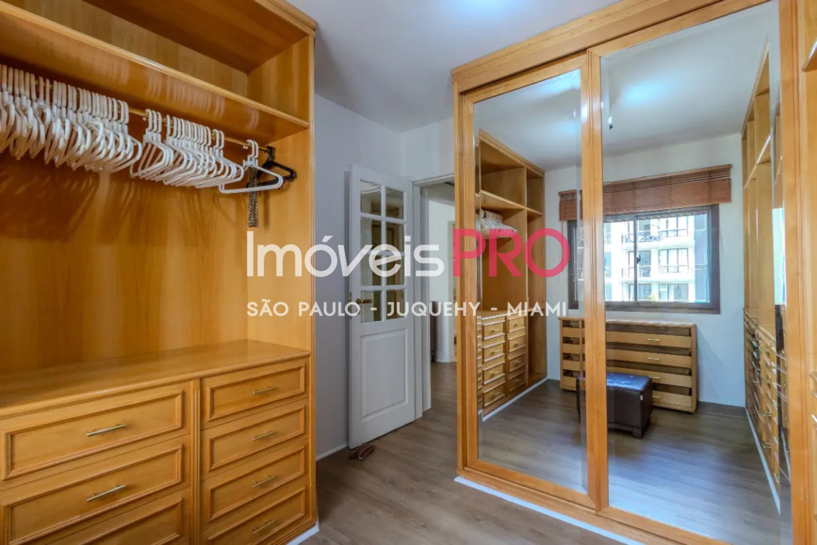 Foto :: https://assets.imoveispro.com.br/thumb/IP39672/apartamento-venda-campo-belo_IP39672_23_1920x1080.jpg?