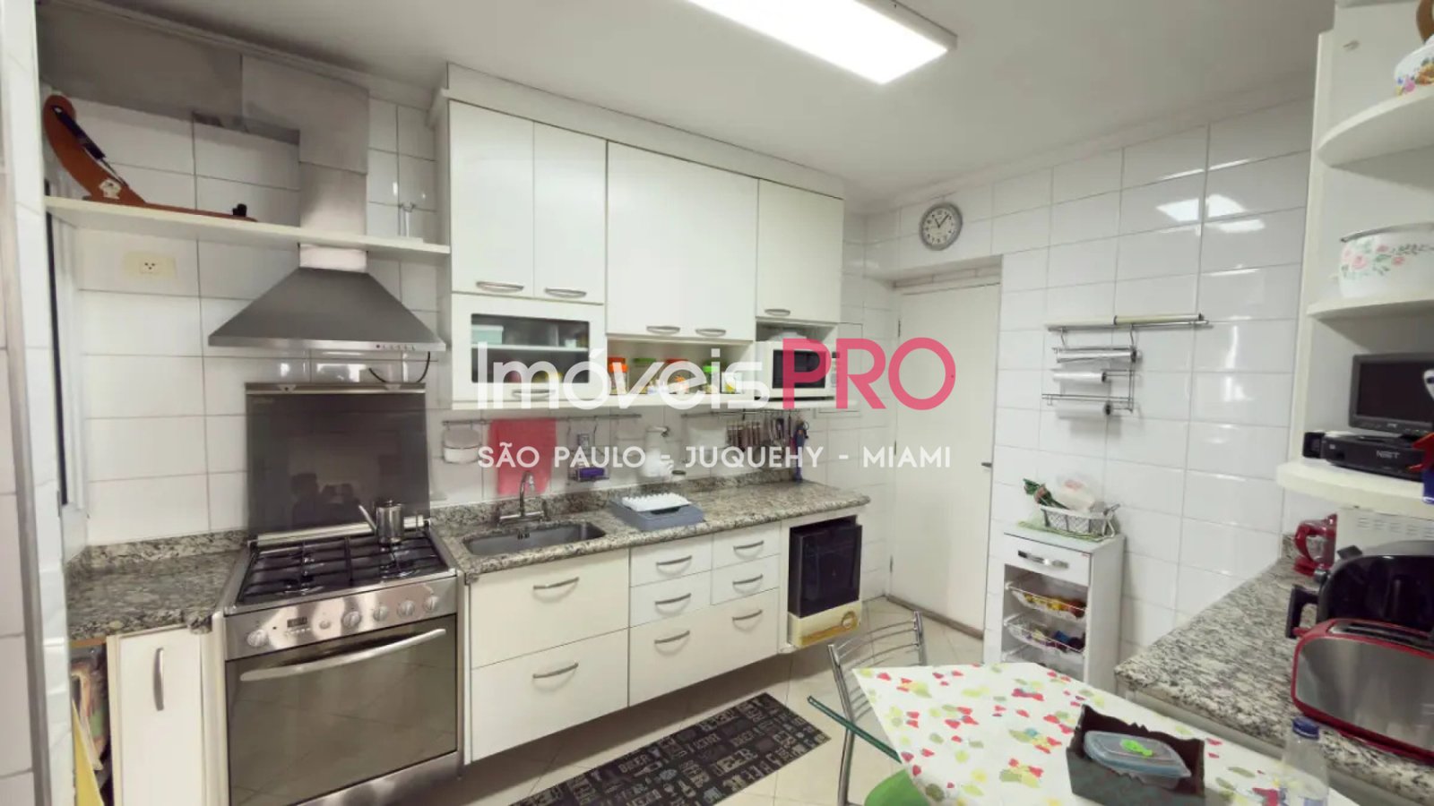 Foto :: https://assets.imoveispro.com.br/thumb/IP39675/cobertura-duplex-venda-saude_IP39675_23_1920x1080.jpg?