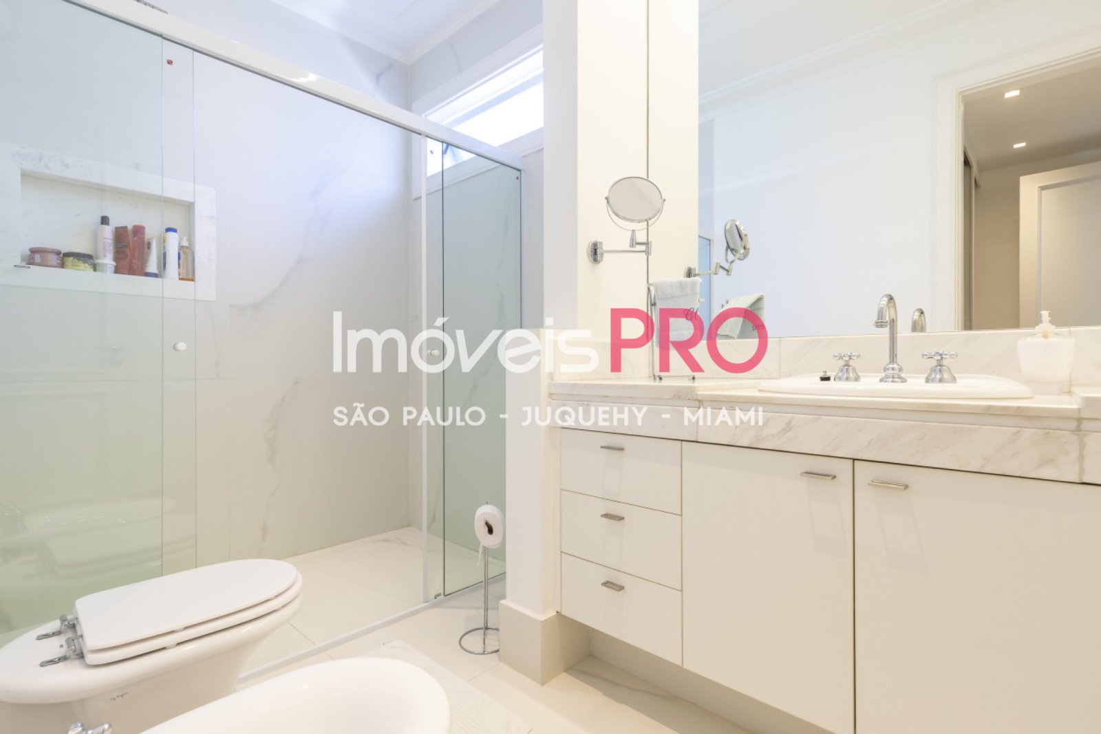 Foto :: https://assets.imoveispro.com.br/thumb/IP39688/casa-venda-brooklin_IP39688_29_1920x1080.jpg?
