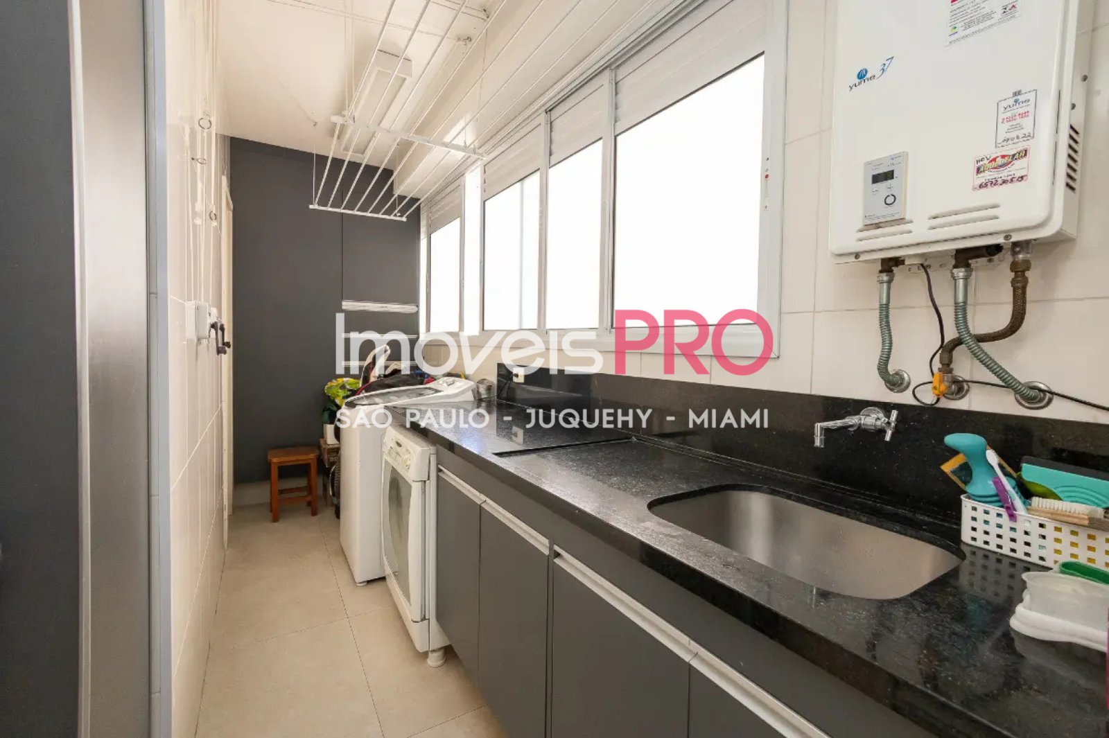 Foto :: IP39693