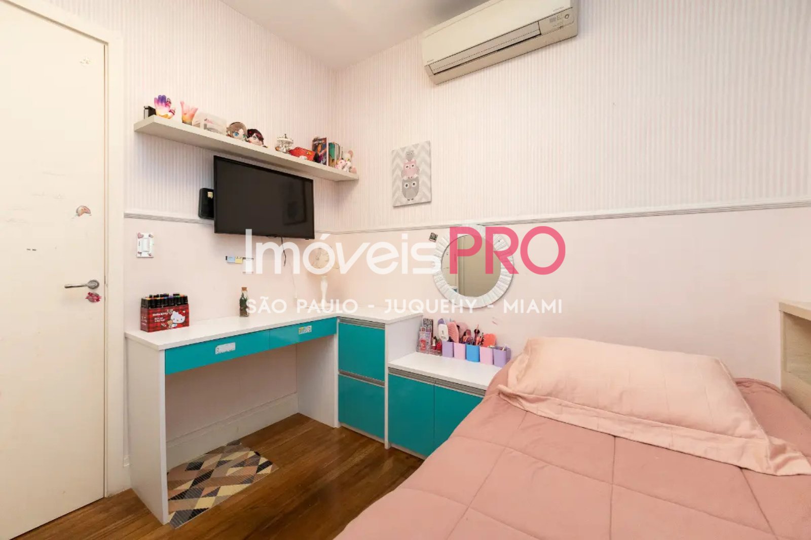 Foto :: IP39693