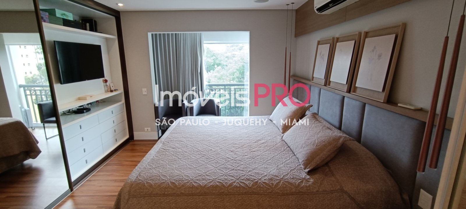 Foto :: IP39696