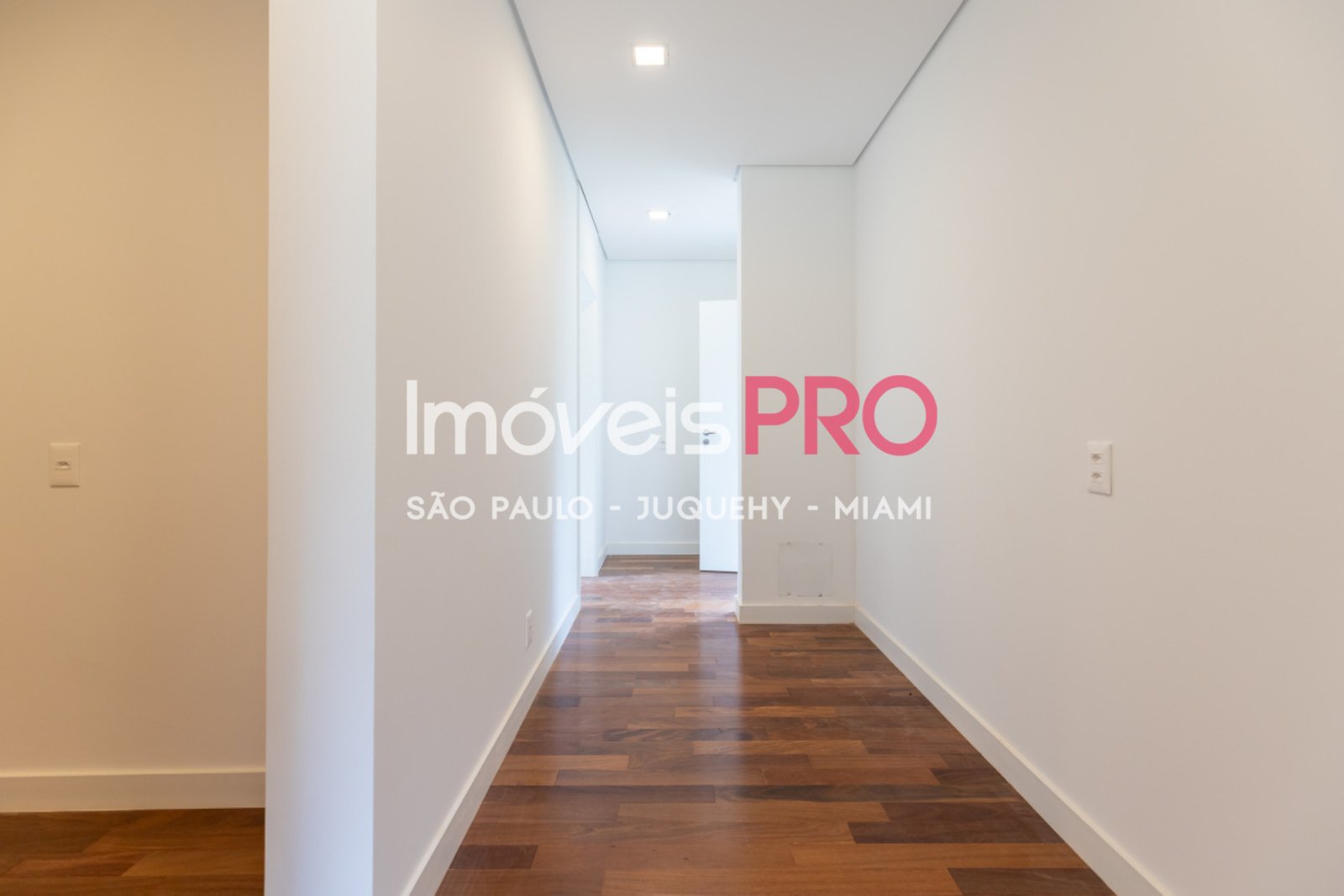 Foto :: https://assets.imoveispro.com.br/thumb/IP39704/condominio-venda-chacara-flora_IP39704_23_1920x1080.jpg?