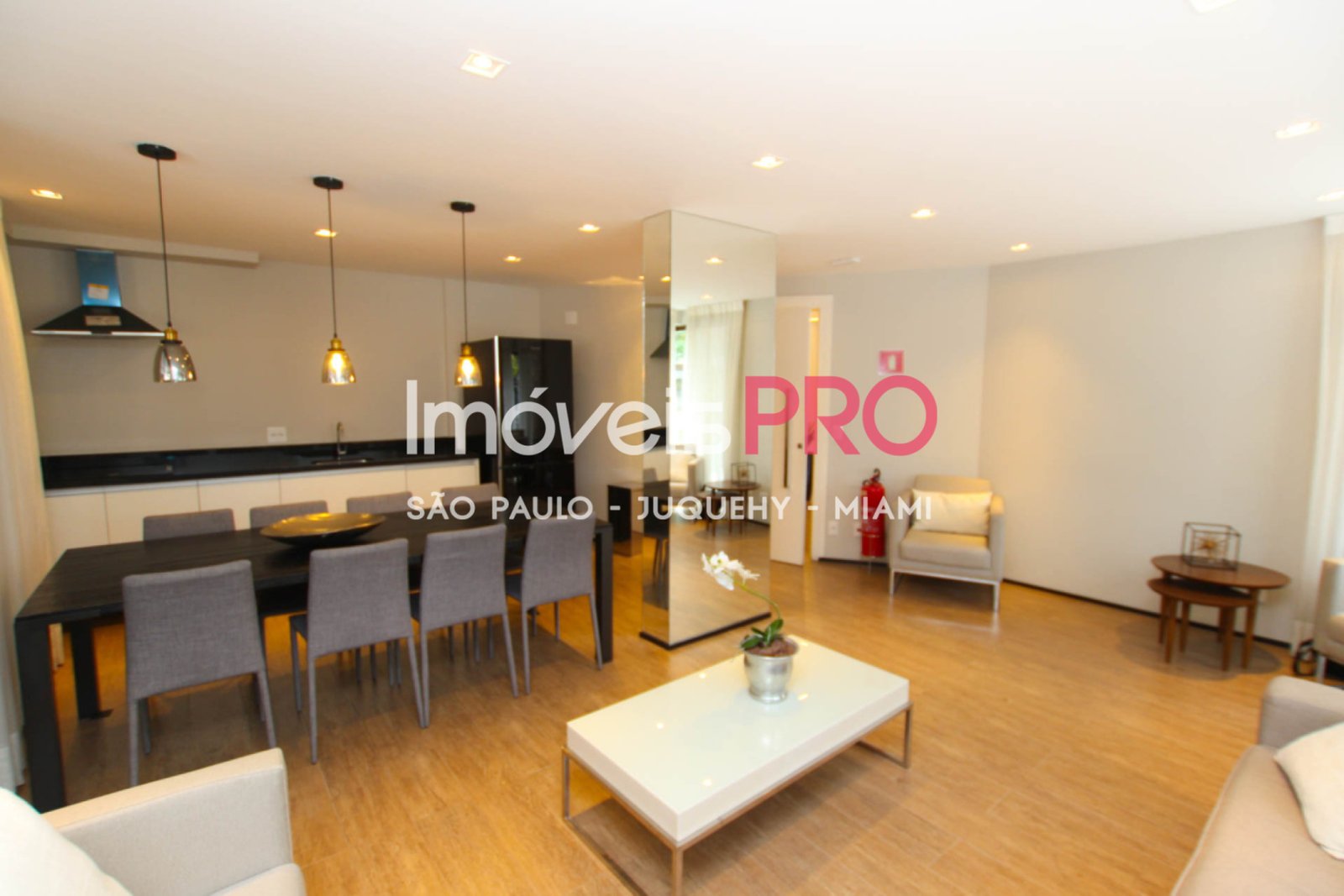 Foto :: https://assets.imoveispro.com.br/thumb/IP39708/apartamento-venda-moema-passaros_IP39708_23_1920x1080.jpg?