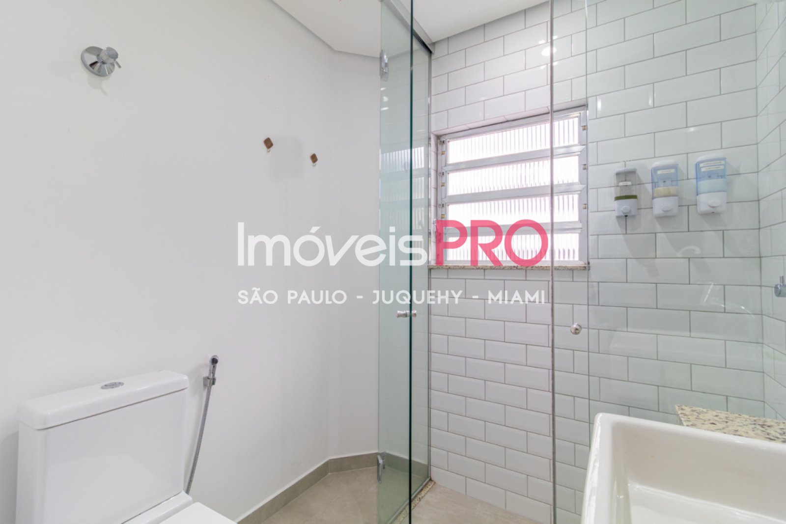Foto :: https://assets.imoveispro.com.br/thumb/IP39712/apartamento-venda-moema_IP39712_11_1920x1080.jpg?