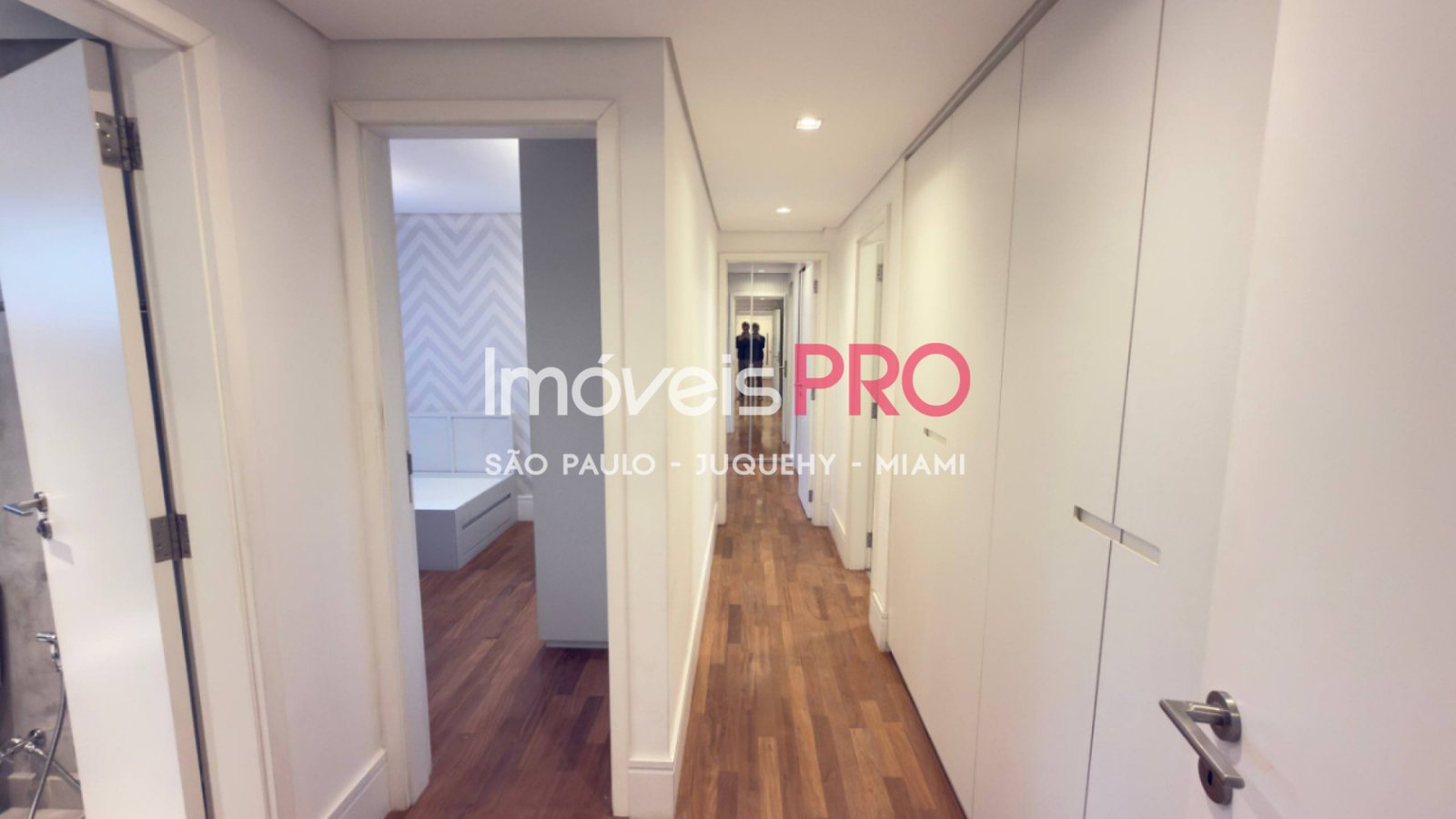 Foto :: https://assets.imoveispro.com.br/thumb/IP39745/apartamento-venda-moema_IP39745_17_1920x1080.jpg?