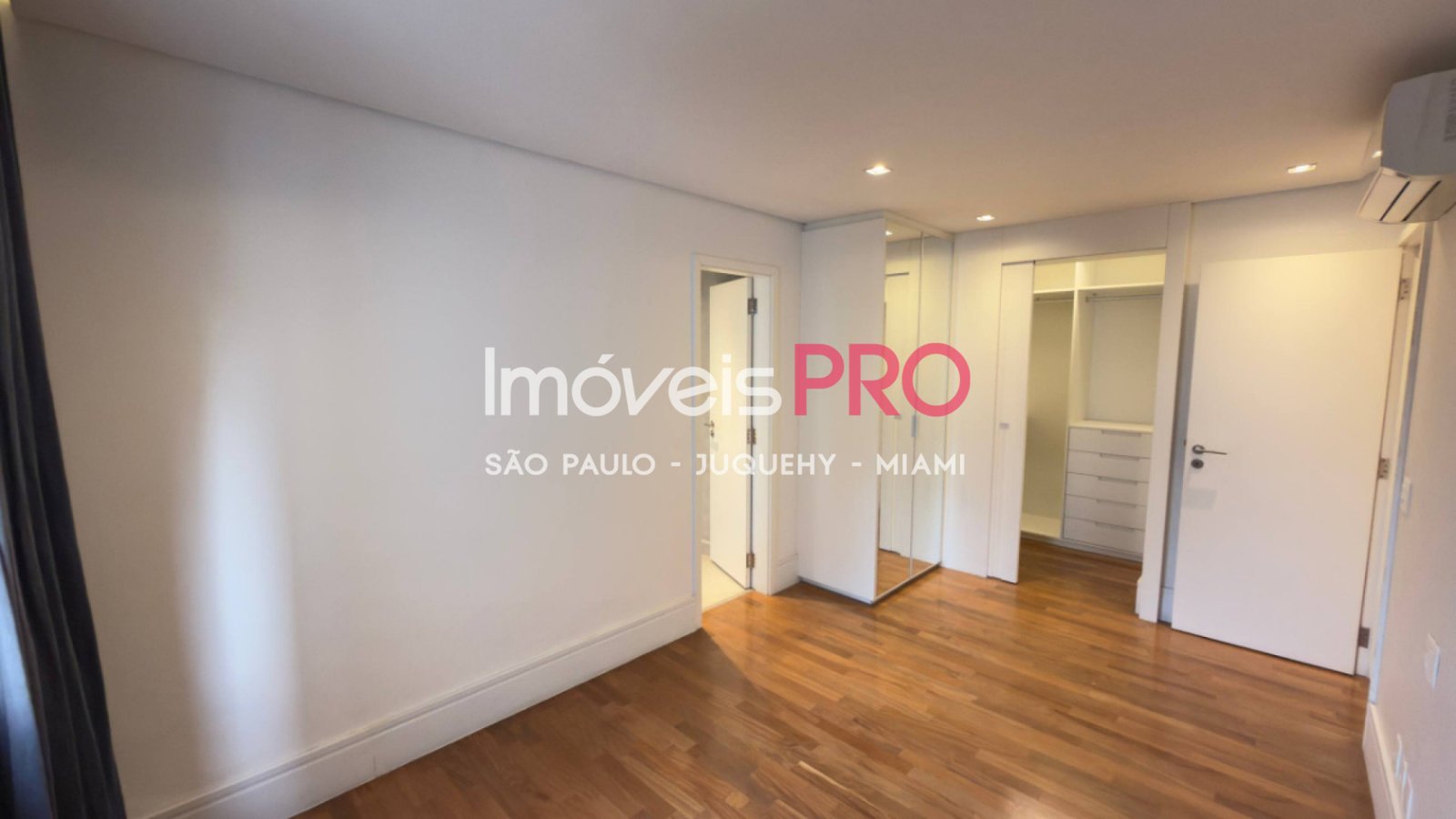Foto :: https://assets.imoveispro.com.br/thumb/IP39745/apartamento-venda-moema_IP39745_35_1920x1080.jpg?
