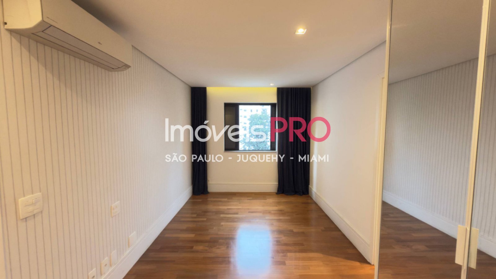 Foto :: https://assets.imoveispro.com.br/thumb/IP39745/apartamento-venda-moema_IP39745_41_1920x1080.jpg?