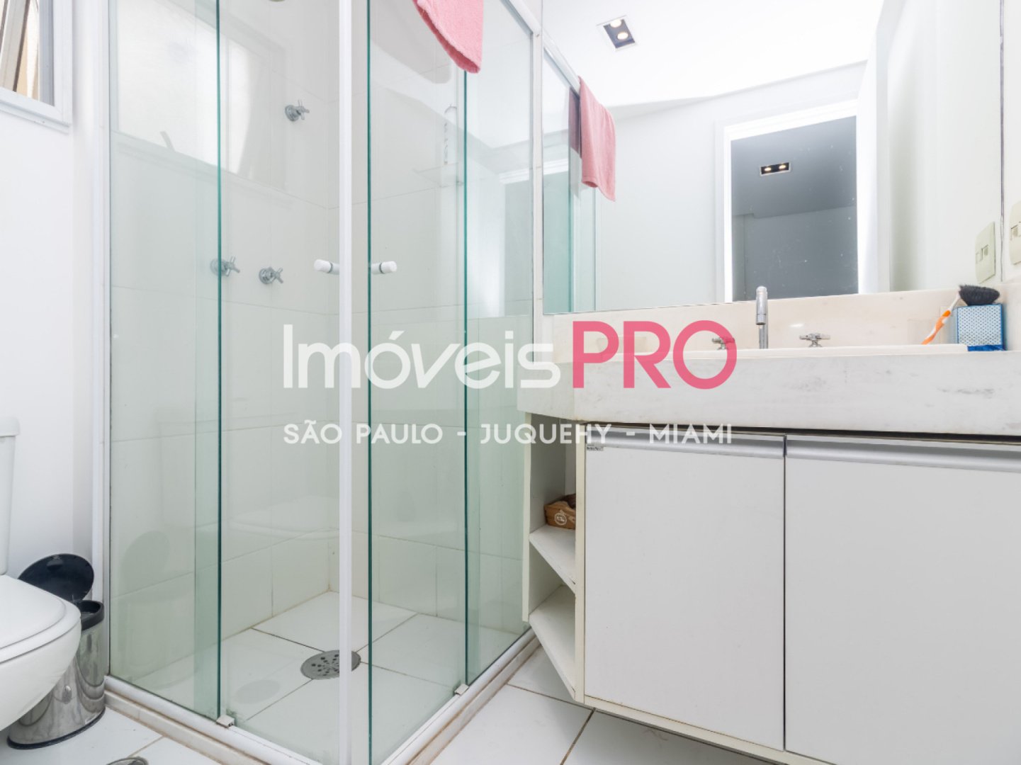 Foto :: https://assets.imoveispro.com.br/thumb/IP39753/apartamento-venda-bosque-da-saude_IP39753_17_1920x1080.jpg?