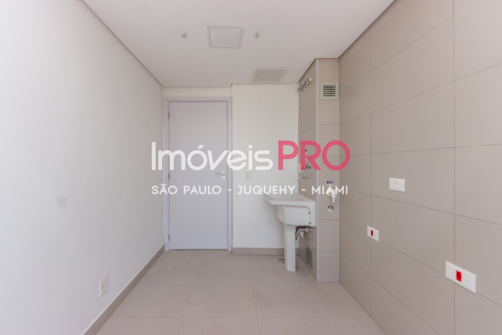 Foto :: IP39758