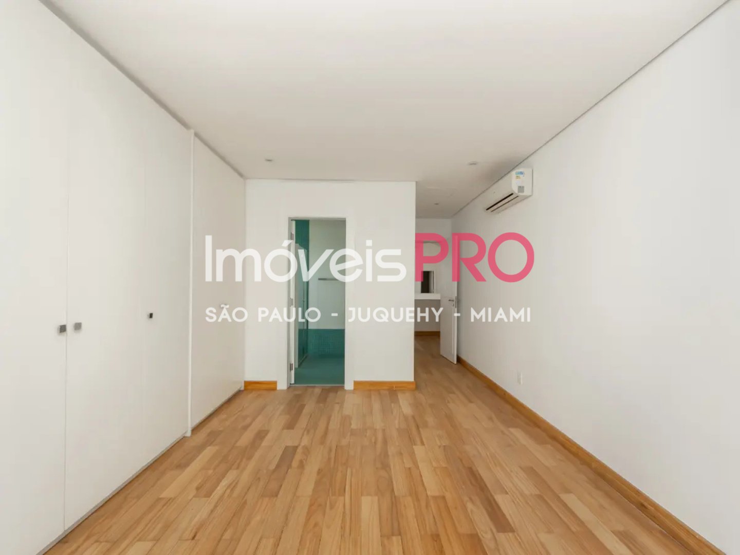 Foto :: IP39767