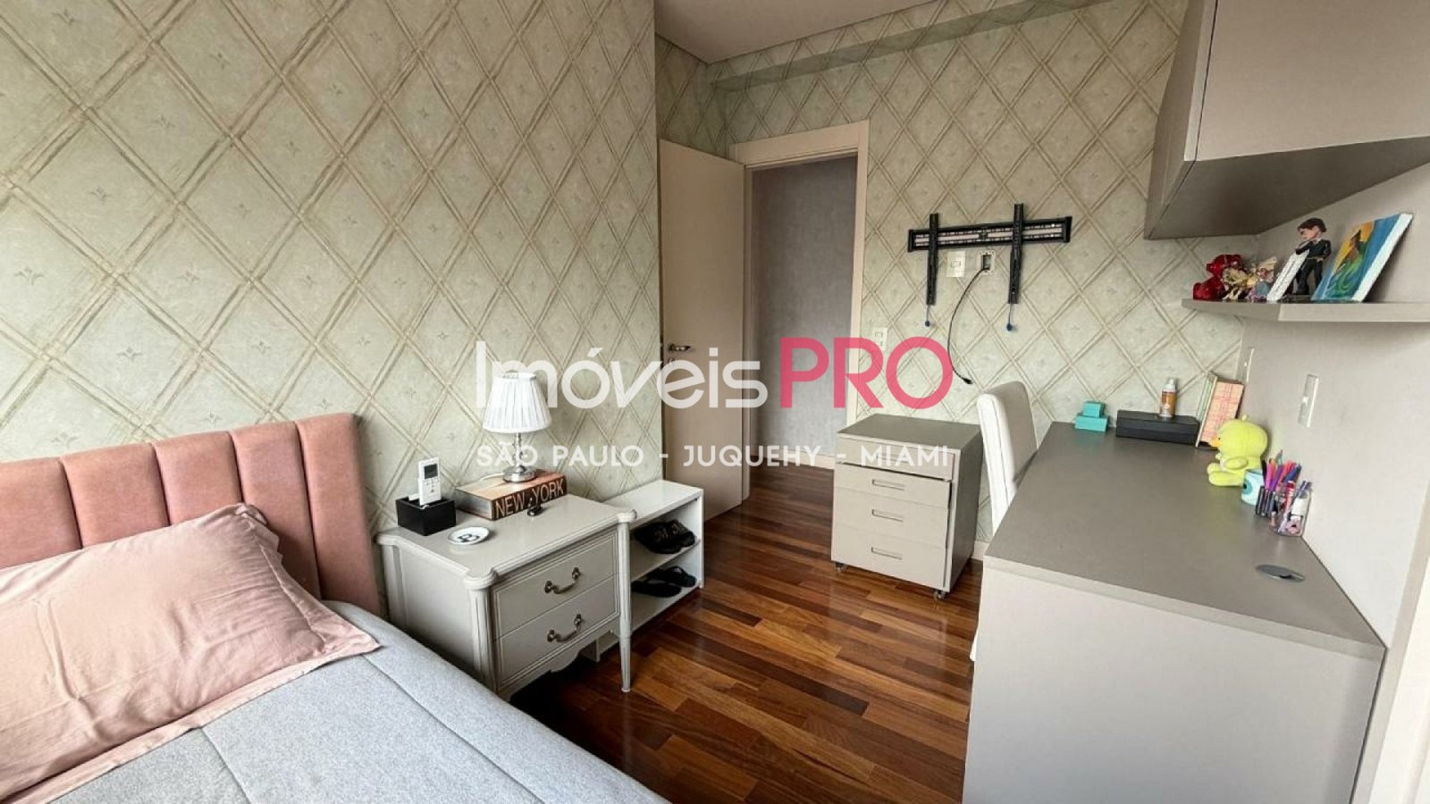 Foto :: IP39772