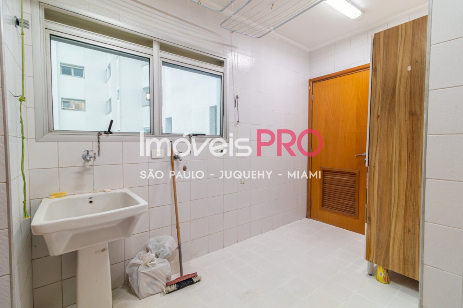 Foto :: IP39773