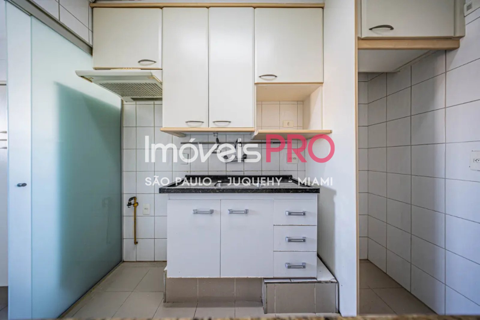 Foto :: https://assets.imoveispro.com.br/thumb/IP39790/apartamento-venda-vila-mariana_IP39790_35_1920x1080.jpg?