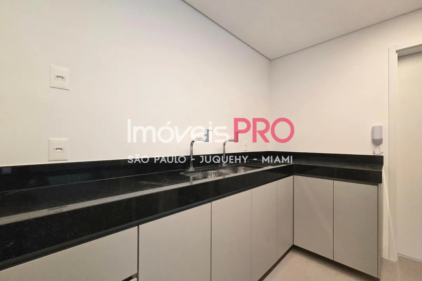 Foto :: https://assets.imoveispro.com.br/thumb/IP39794/apartamento-venda-vila-nova-conceicao_IP39794_17_1920x1080.jpg?