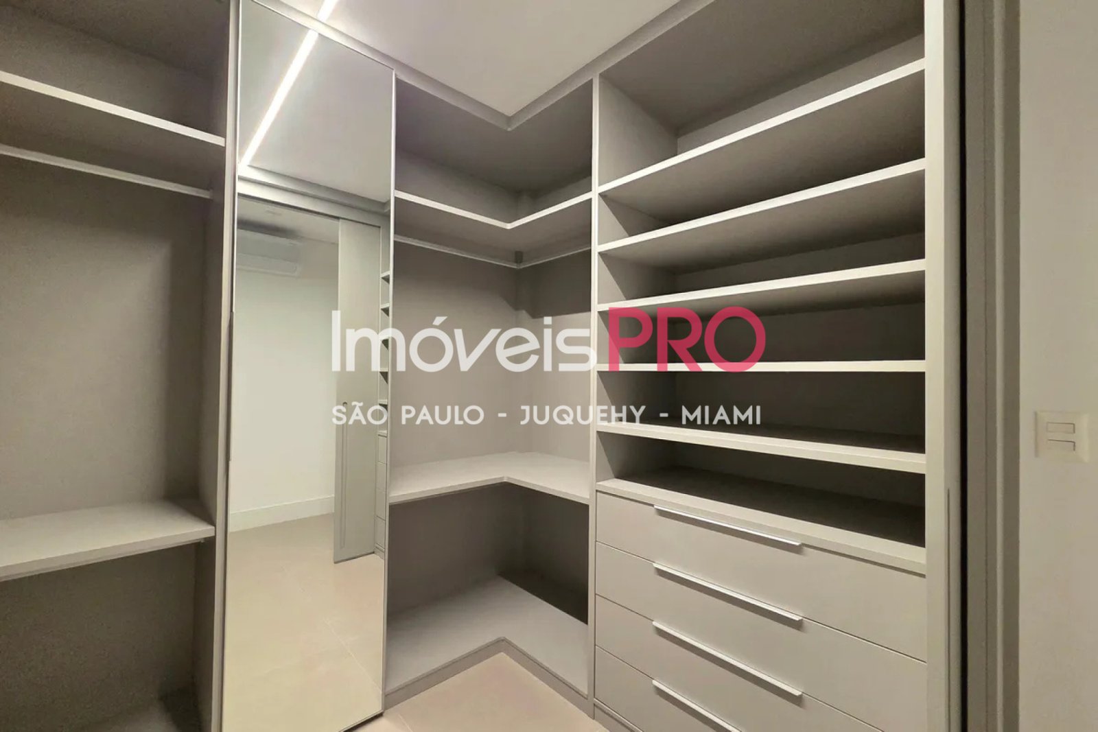 Foto :: https://assets.imoveispro.com.br/thumb/IP39794/apartamento-venda-vila-nova-conceicao_IP39794_29_1920x1080.jpg?