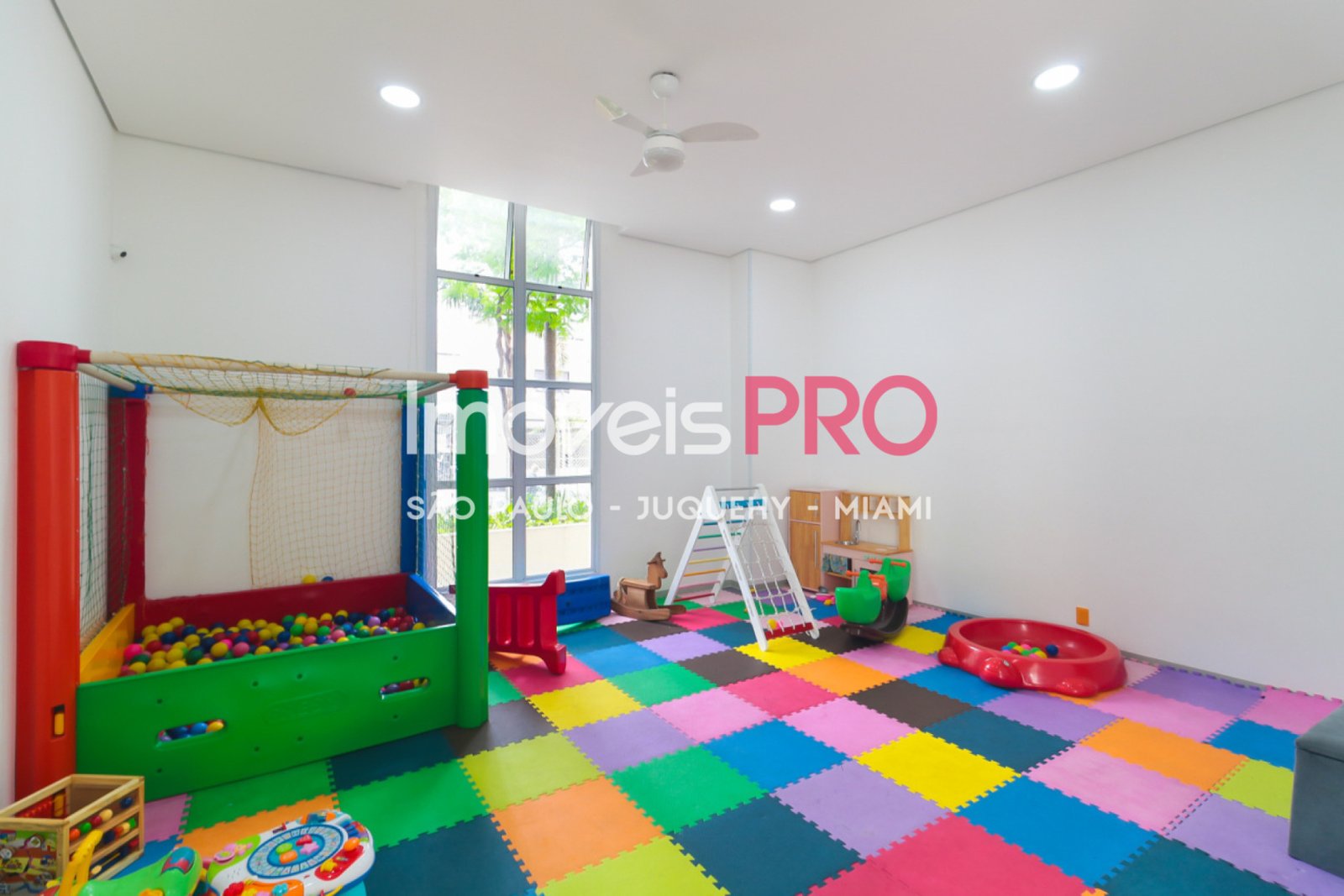 Foto :: https://assets.imoveispro.com.br/thumb/IP39796/apartamento-aluguel-brooklin_IP39796_35_1920x1080.jpg?