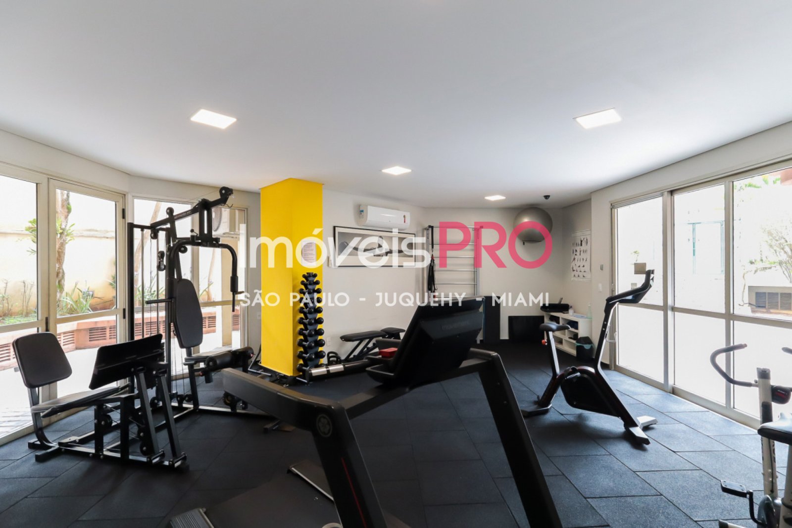 Foto :: https://assets.imoveispro.com.br/thumb/IP39802/apartamento-venda-vila-mariana_IP39802_17_1920x1080.jpg?