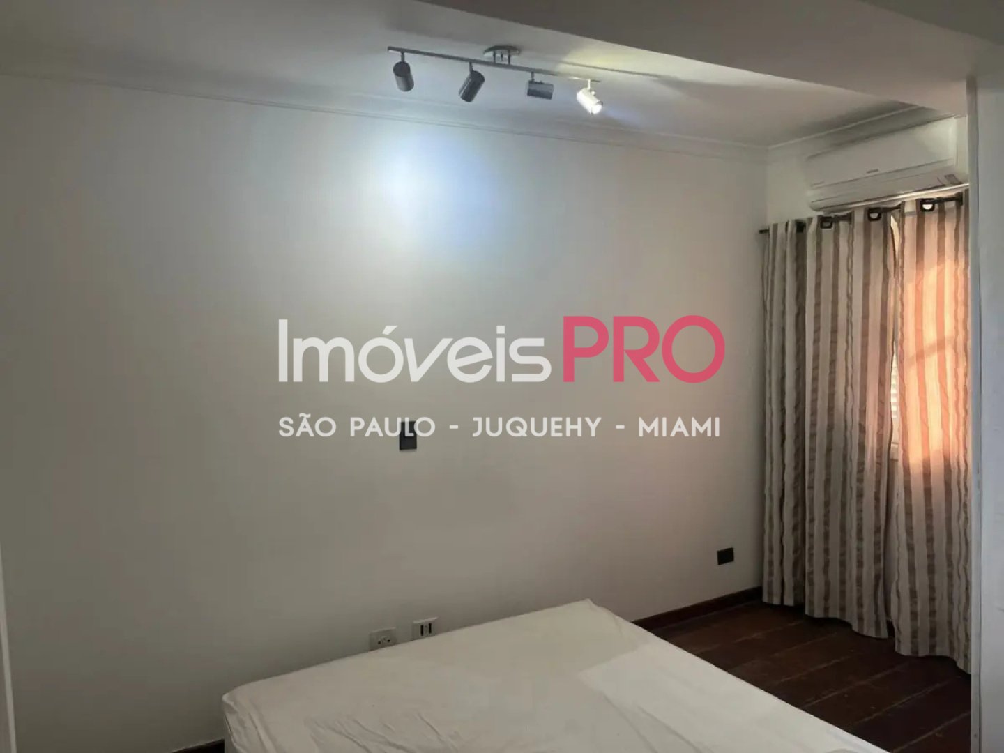 Foto :: https://assets.imoveispro.com.br/thumb/IP39803/sobrado-venda-jardim-vila-mariana_IP39803_11_1920x1080.jpg?