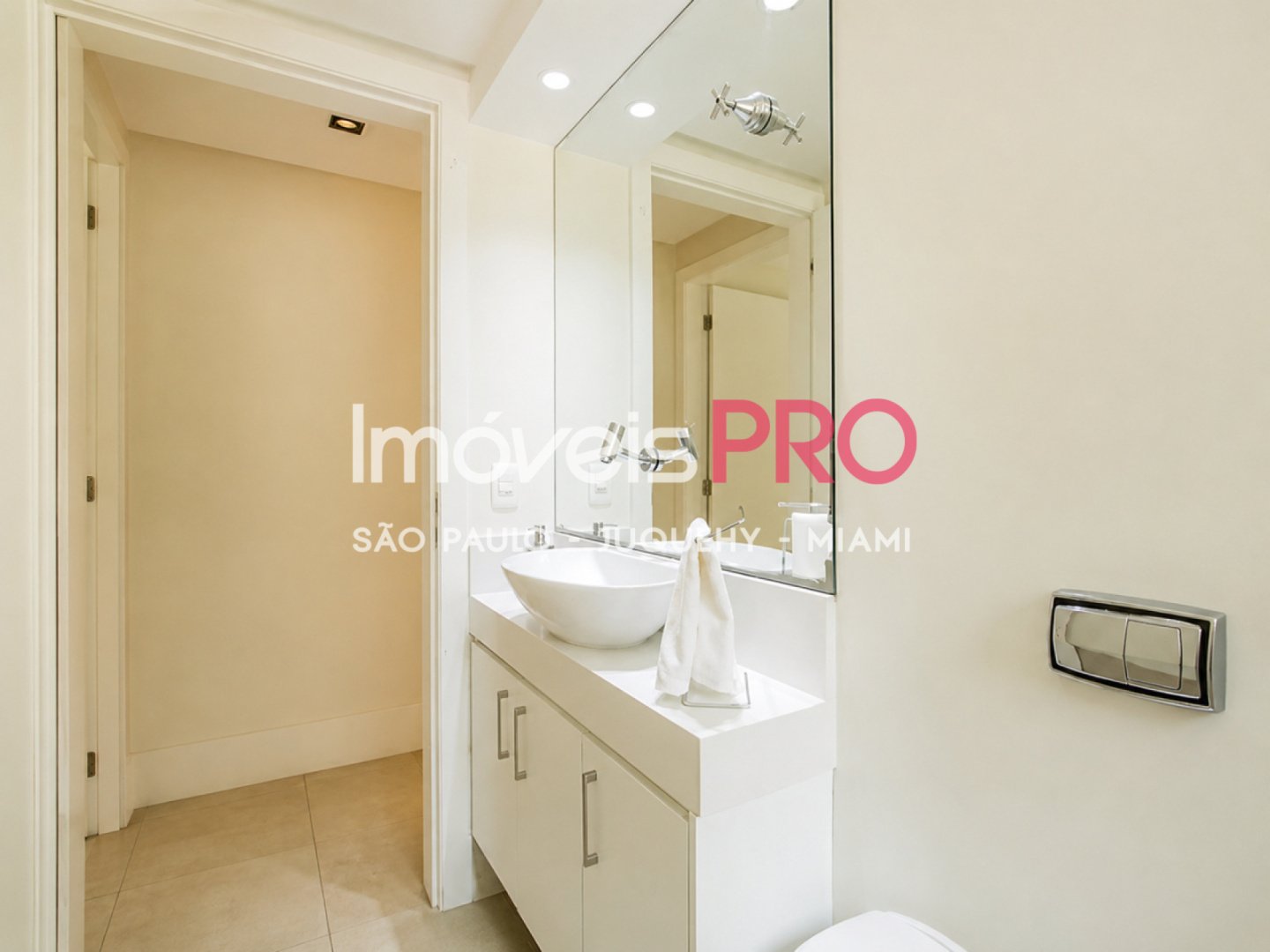 Foto :: https://assets.imoveispro.com.br/thumb/IP39807/apartamento-venda-itaim-bibi_IP39807_17_1920x1080.jpg?