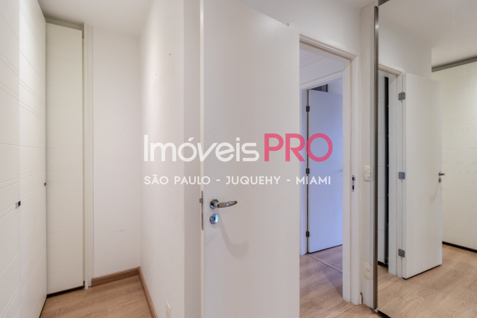 Foto :: https://assets.imoveispro.com.br/thumb/IP39808/apartamento-venda-campo-belo_IP39808_47_1920x1080.jpg?