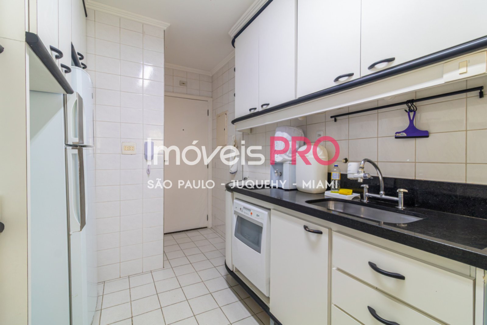 Foto :: https://assets.imoveispro.com.br/thumb/IP39810/apartamento-venda-moema-passaros_IP39810_29_1920x1080.jpg?
