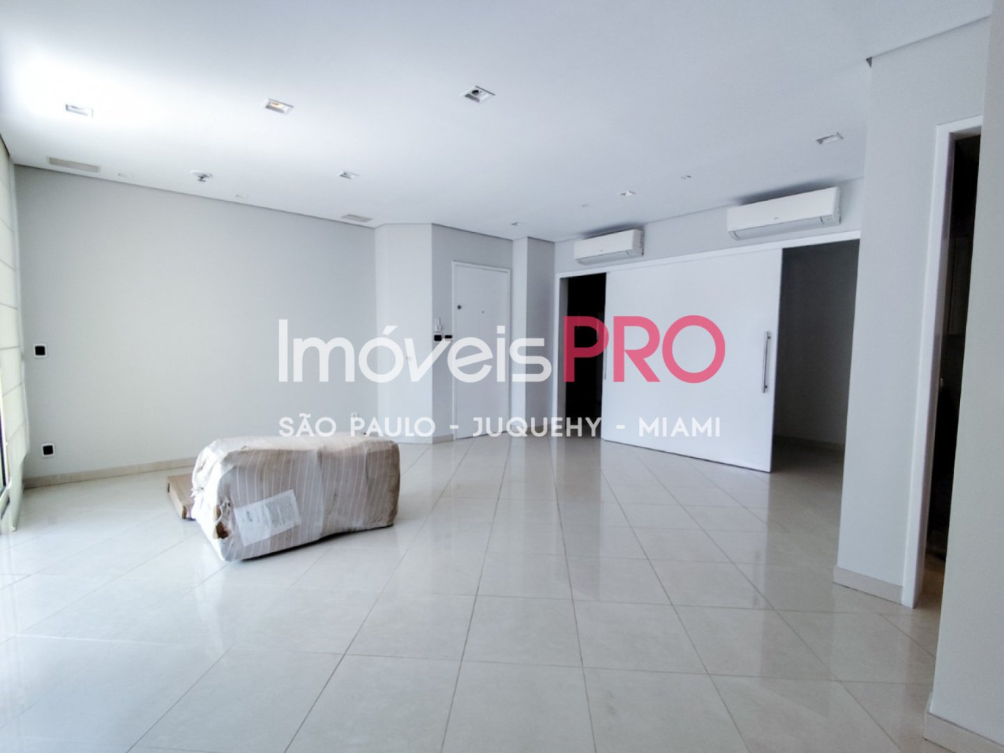 Foto :: https://assets.imoveispro.com.br/thumb/IP39812/apartamento-venda-pinheiros_IP39812_11_1920x1080.jpg?