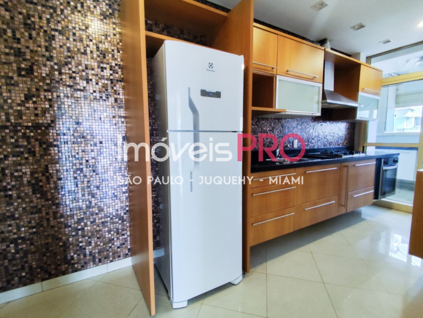 Foto :: https://assets.imoveispro.com.br/thumb/IP39812/apartamento-venda-pinheiros_IP39812_23_1920x1080.jpg?