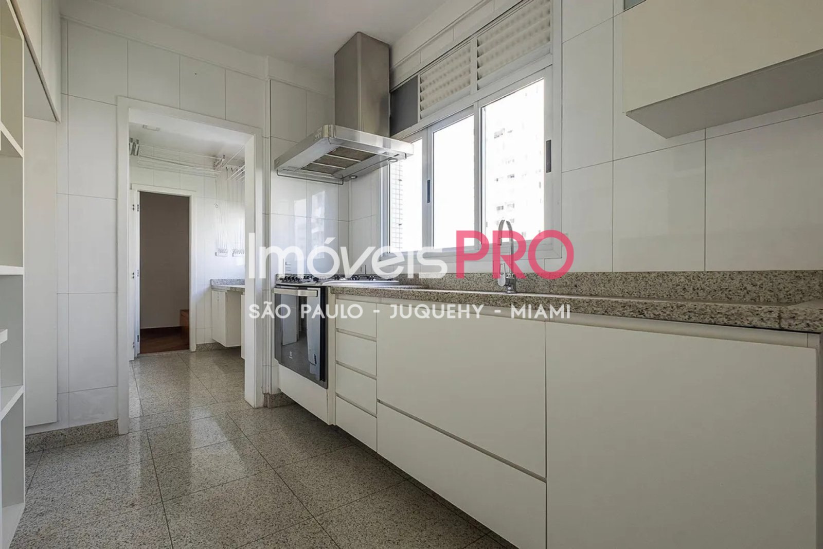 Foto :: https://assets.imoveispro.com.br/thumb/IP39820/apartamento-venda-vila-madalena_IP39820_11_1920x1080.jpg?